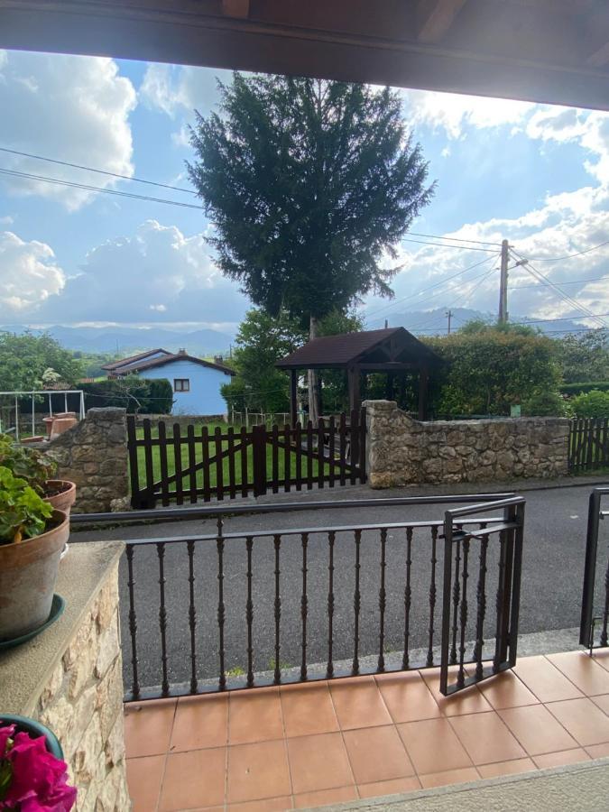 Casa Luisa Biedes, Pilona Infiesto Exterior foto