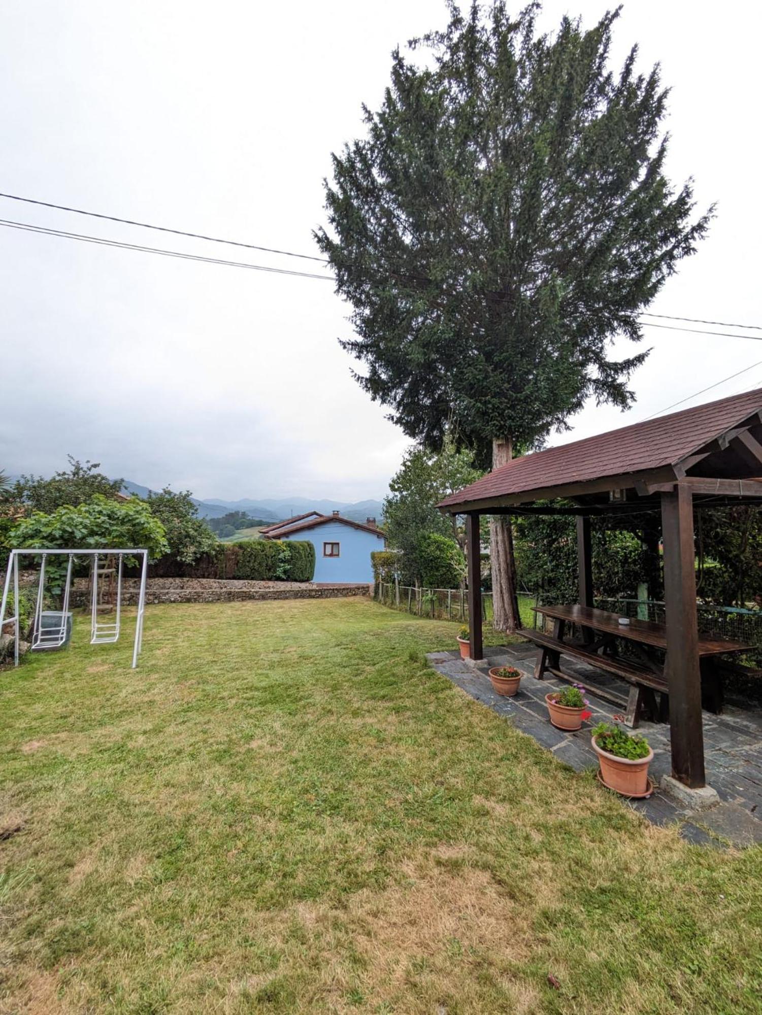 Casa Luisa Biedes, Pilona Infiesto Exterior foto