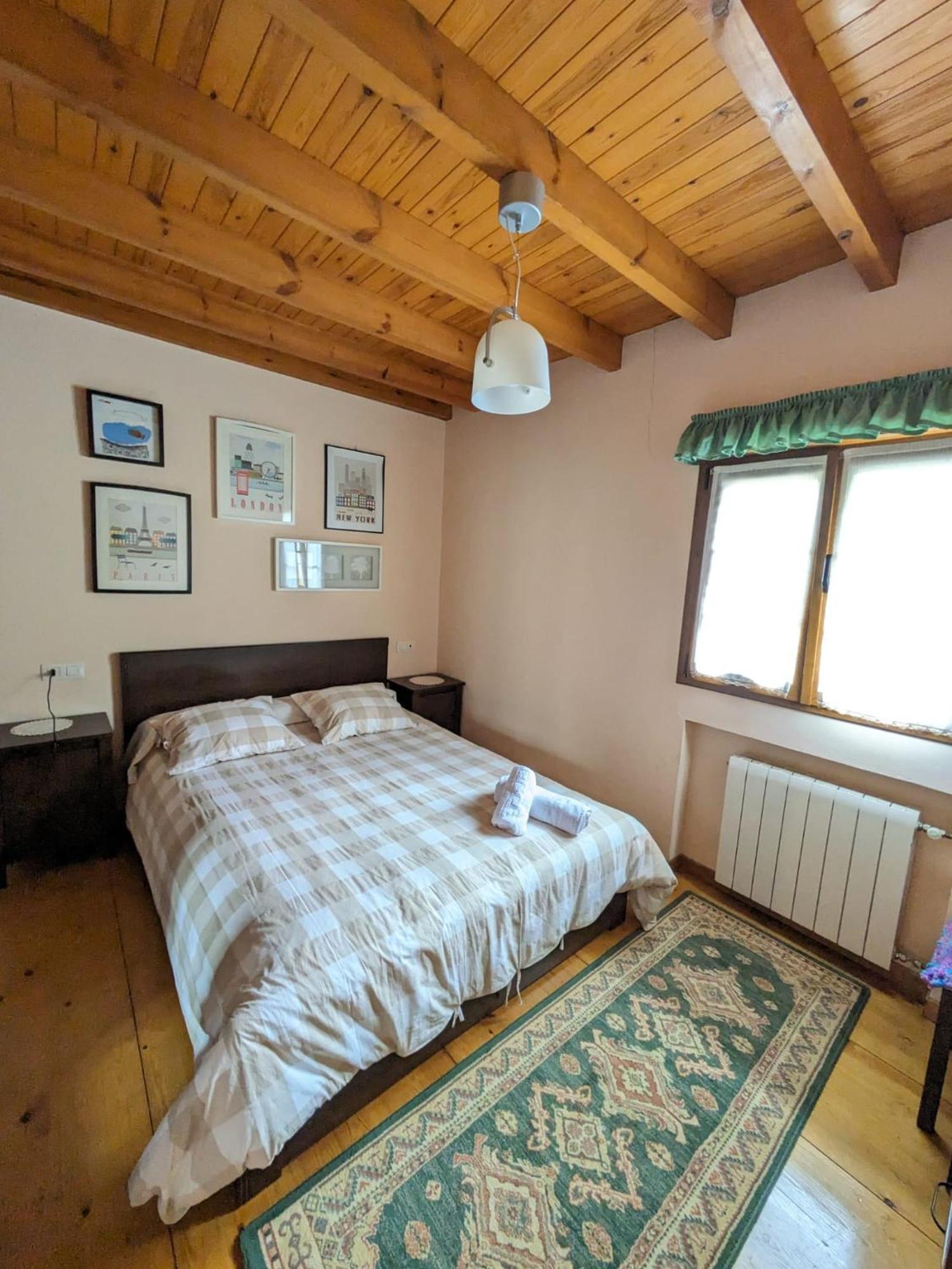 Casa Luisa Biedes, Pilona Infiesto Exterior foto